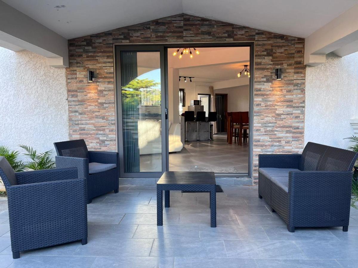 Seasons Break Apartment Pereybere Pereybere Beach Ngoại thất bức ảnh